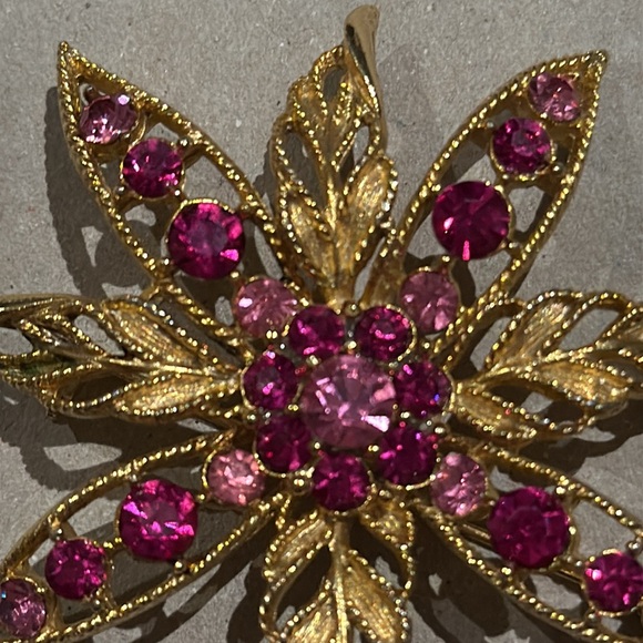 Vintage Lisner Gold Filigree Two-Tone Pink Rhinestone Flower Brooch Signed - Picture 2 of 10